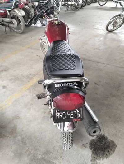 Honda 125 red color 2023