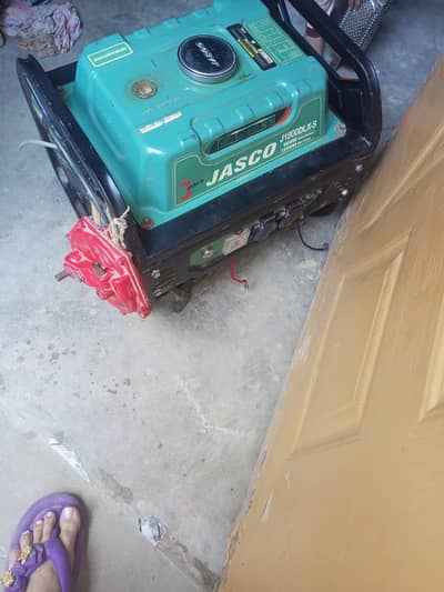 1 kv jasco new generator petrol gas dunu pr chalta hai 5 month used