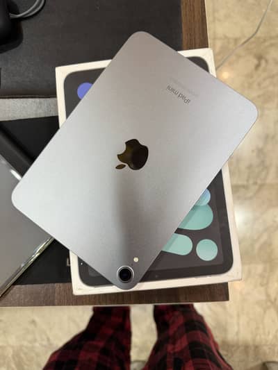 iPad mini 7 slightly used box open in offical Apple warranty