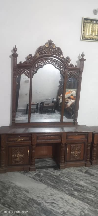 dressing table and drawers