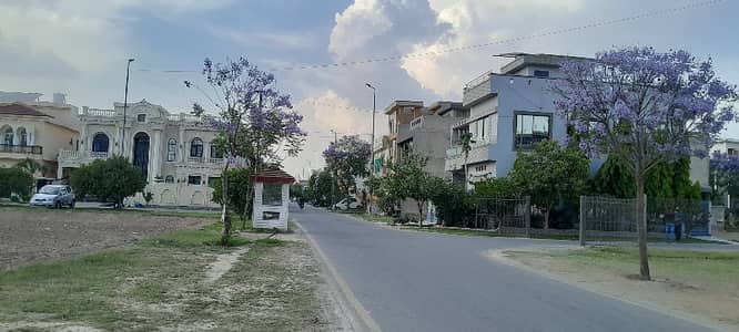 10 Marla Plot For Sale In Park View City Lahore