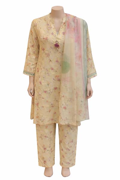 Unstitched / ready to wear 3 piece suit available