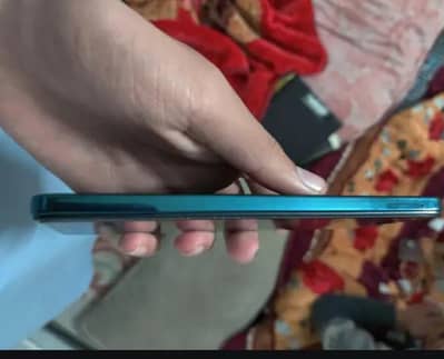 vivo y 18 condition 10 by 10 box charger 8 manth warranty