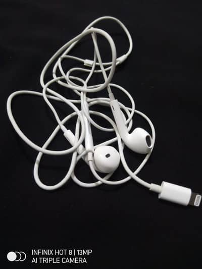 IPhone 11pro max Handsfree new 100% original with warranty