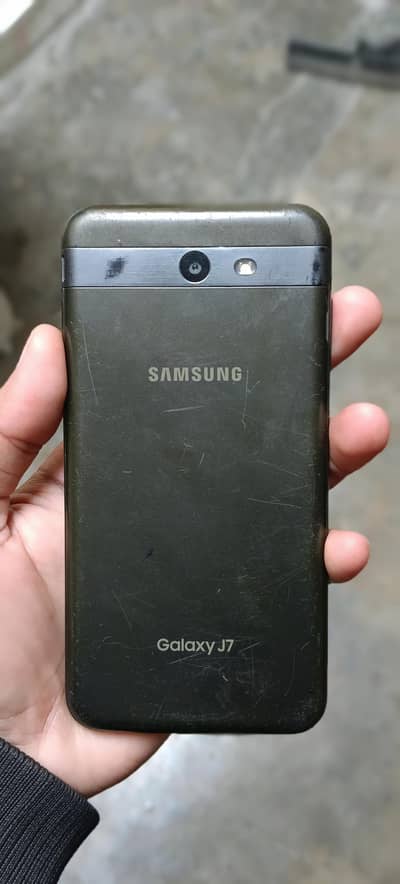 Samsung J7