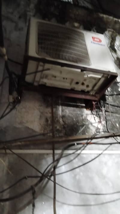 Dawlance 1 ton ac for sale