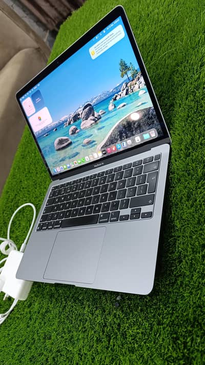 Apple Macbook Air 2020, Apple M1 Chip, 13.3 inch, 16GB RAM, 256GB SSD