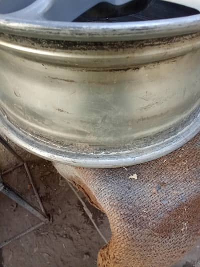 4 alloy rim s 14 inches  good condition