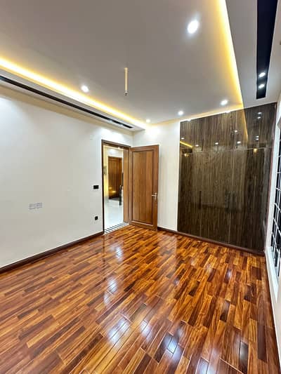 5 Marla Modern House Is Up For Sale