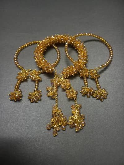 Trending Gajra bracelet with 2 bangles