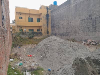 10 Marla Plot Is Up For Sale In Mustafa Town-Qayyum Lock