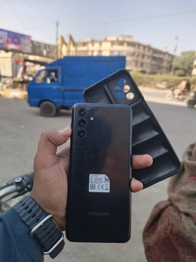 SAMSUNG A40S  with box