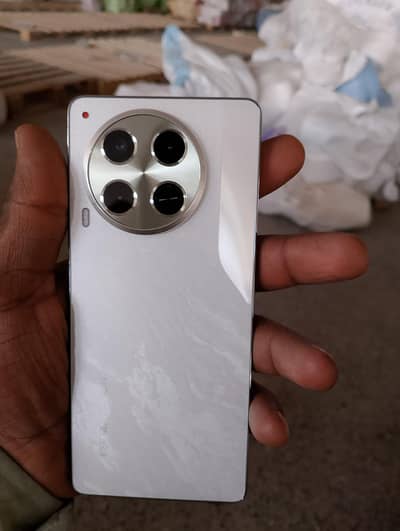 tecno camon 30 12+12/256 gb 10/10 condition complete box