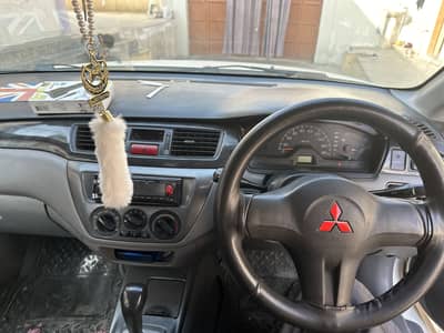 Mitsubishi lancer 1.5 automatic