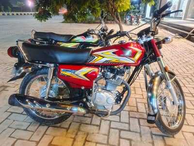 Honda 125 brand new just 5500km drive