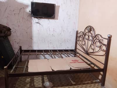 Iron bed