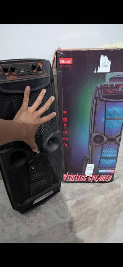 All ok speaker with box