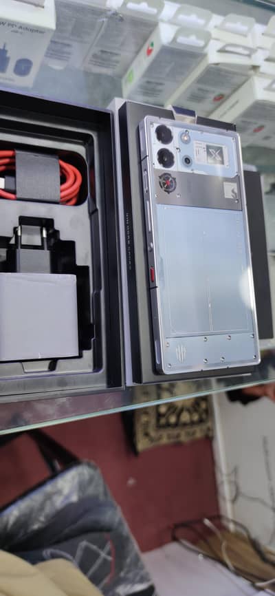 Redmajic 10pro 16/512. complete box non pta