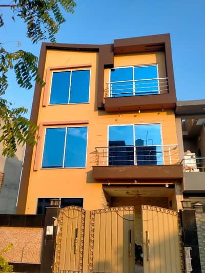 5 Marla Used House with basement For Sale In Lake City Sector M7B