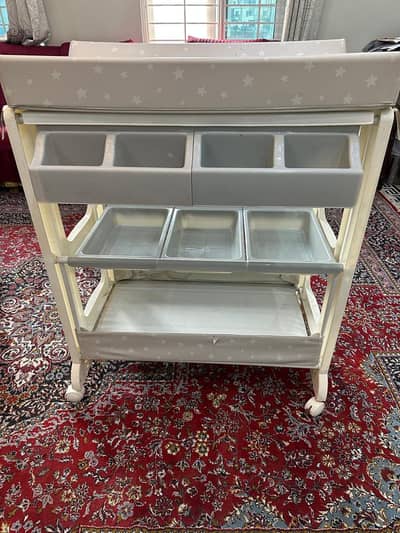 Graco kids changing and bath table