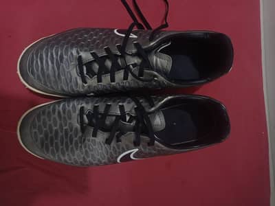 NIKE MAGISTA (SIZE:9) URGENT SALE