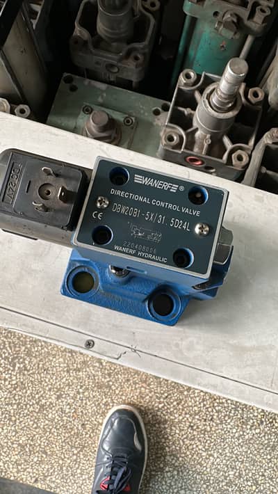 Hydraulic check valve