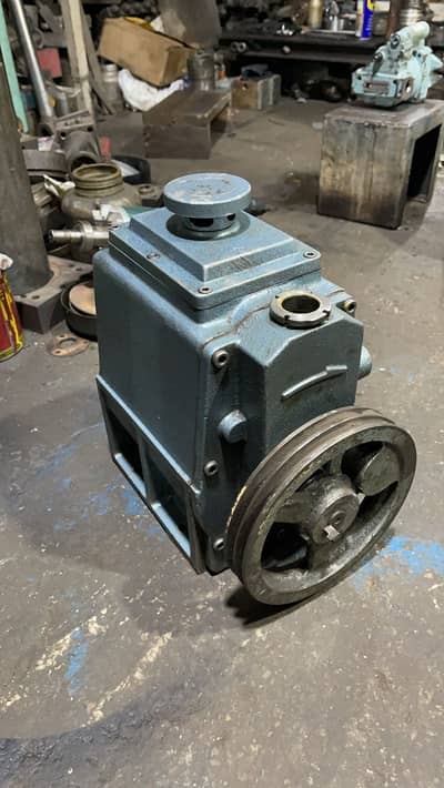 Vacuum pump