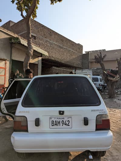 7 model mehran vxr full ok just tyers ka Kam Hy Baki full set Hy gari