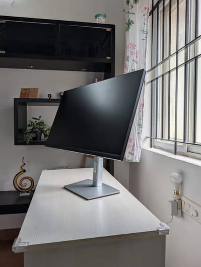 Dell p3223qe 32 4k hdr 10 fresh just like a brand new