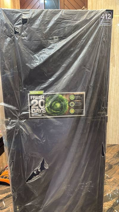 DAWLANCE REFRIGERATOR LF-9193 BRAND NEW