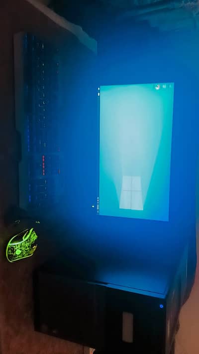 Gaming Computer + Microphone + RGB Mouse + RGB Keyboard