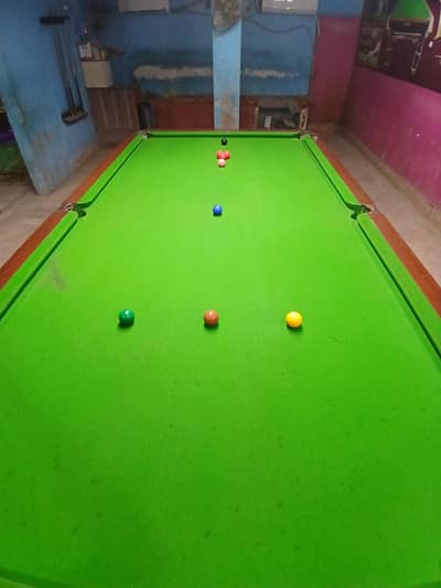snokers table and roods game