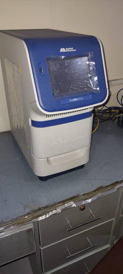qPCR laboratory setup