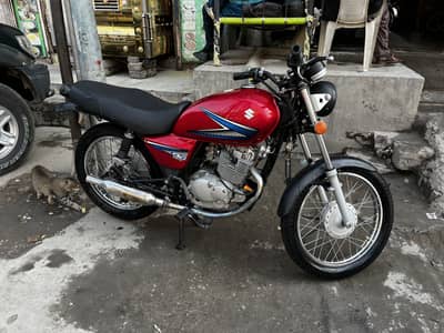 Suzuki 150 GS / 2018 Model Red Colour