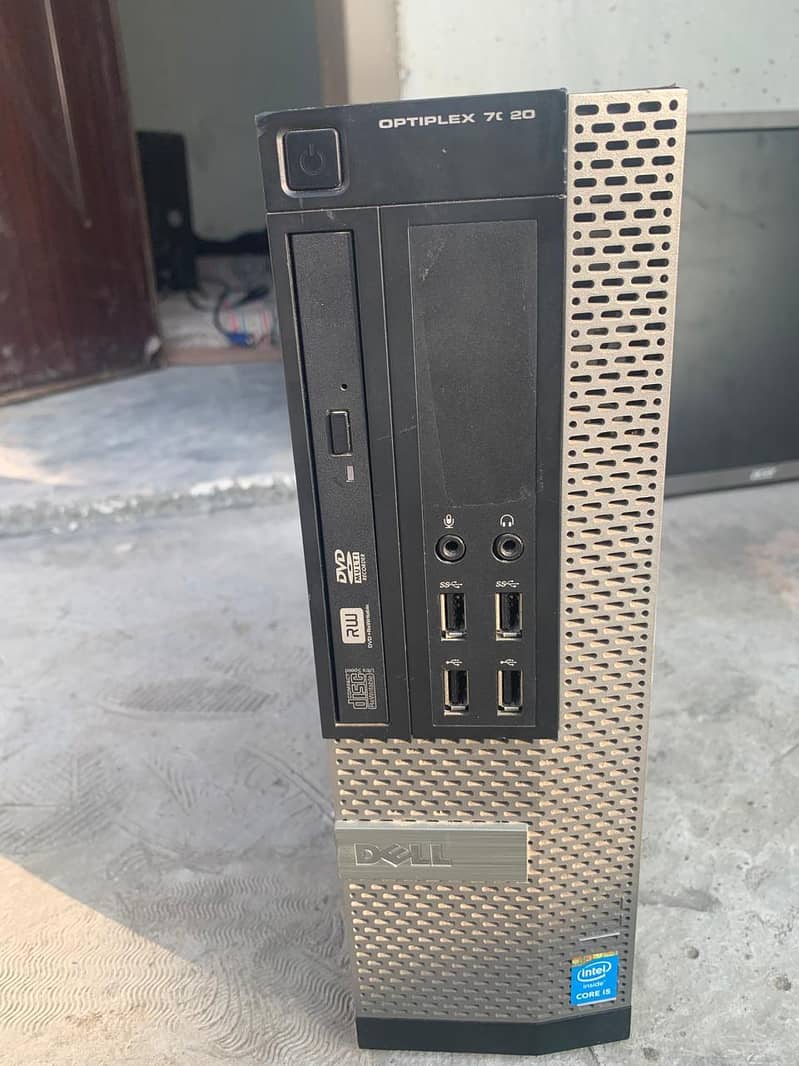 computer with all components 4