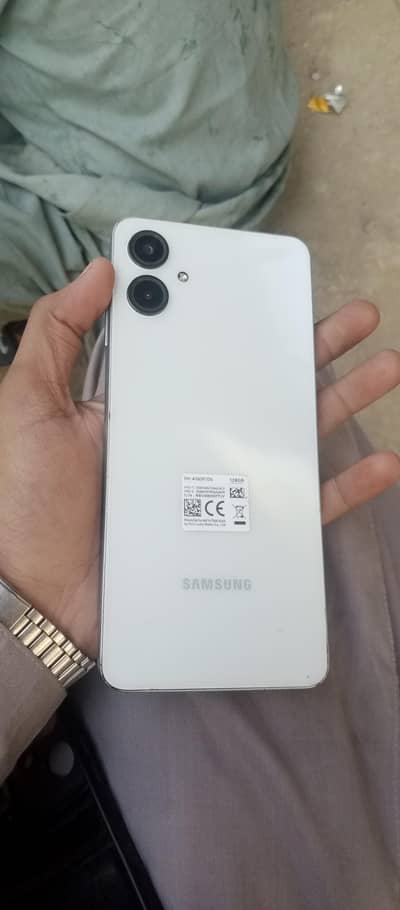 no fault 4Gb ram 128Gb memory only mobile no box no charger