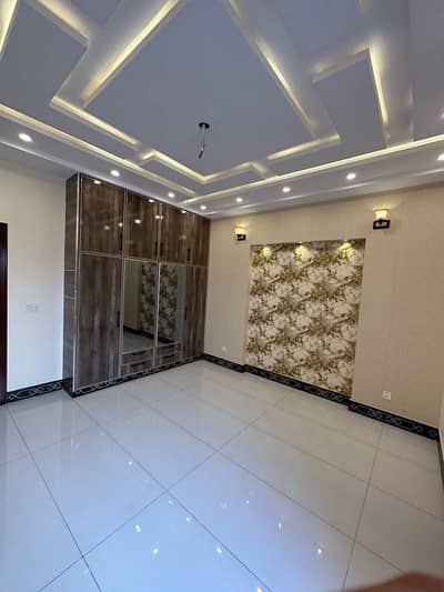 Upper Portion Of 8 Marla Available For rent In Military Accounts Housing Society