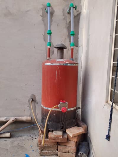 Gas Geyser – Heavy Duty, Fully Functional, Excellent Condition