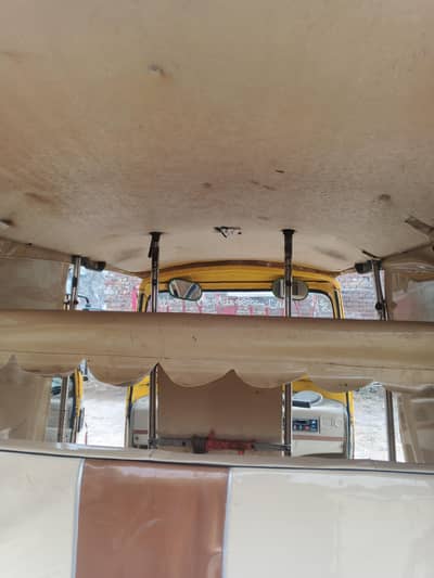 CNG Tazraftar Riksha