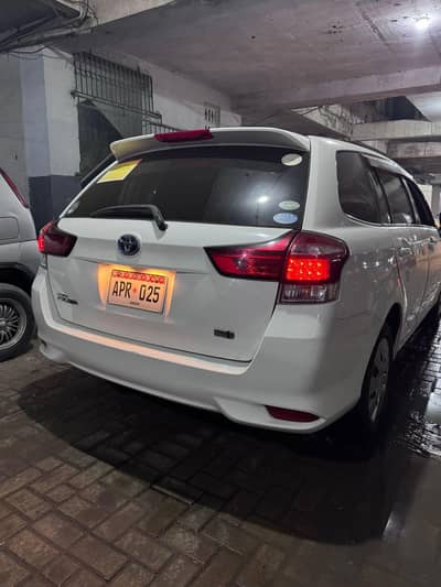 Toyota corolla fielder hybrid G typ in brand new condition less driven
