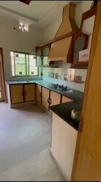 10 MARLA SECOND FLOOR FOR RENT IN VENUS HOUSING SCHEME