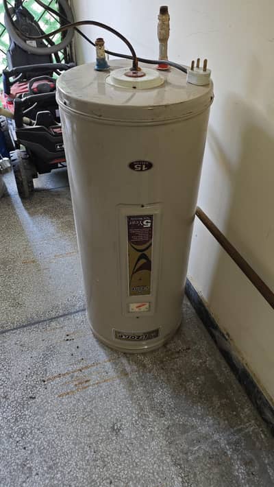 Electric Gysers Izone 15 Gallons