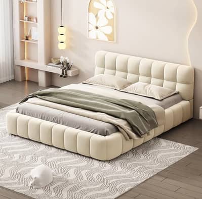Queen sized bath and beyond bed