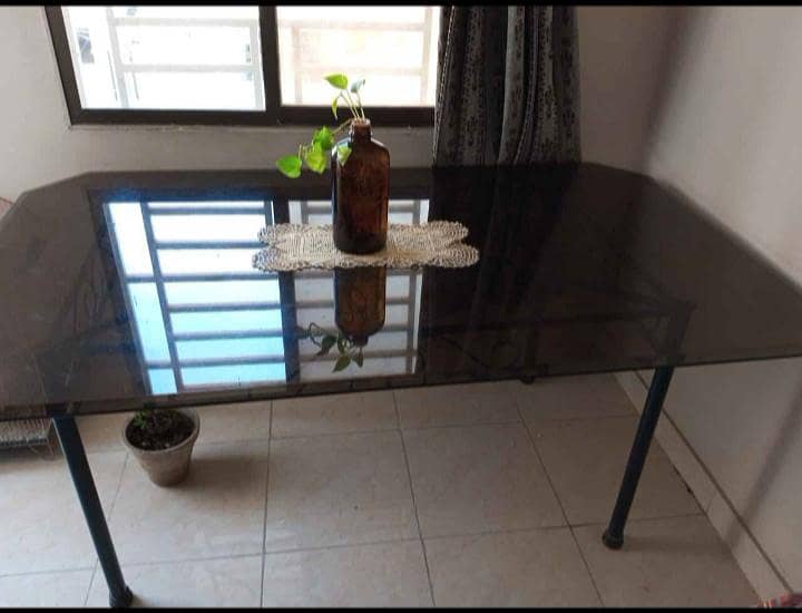 DINING TABLE WITHOUT CHAIRS 1