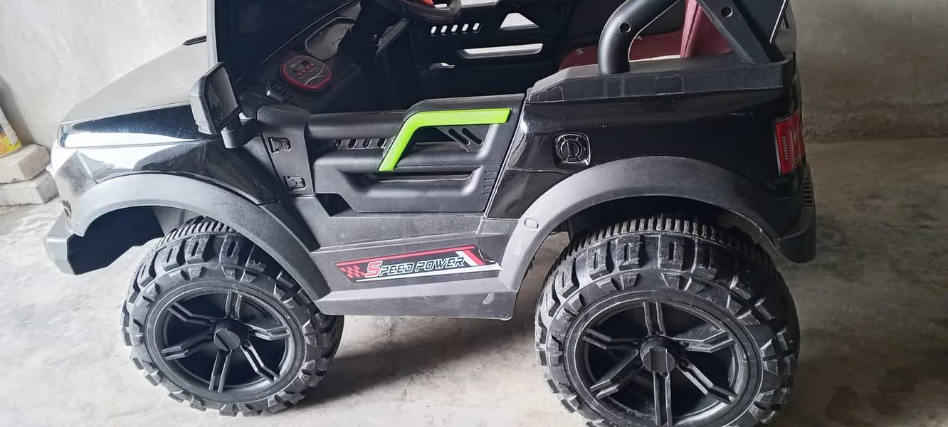 بچوں والی چارج یبل گاڑی ہے 2