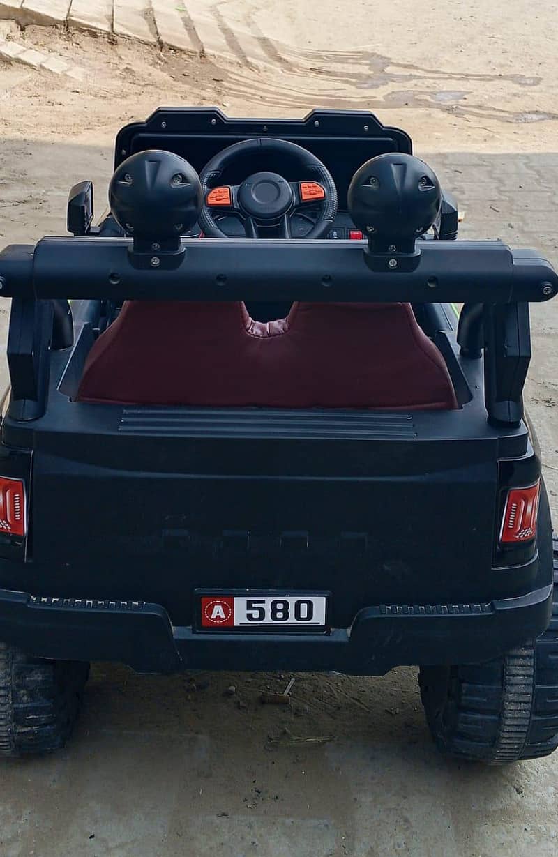 بچوں والی چارج یبل گاڑی ہے 9