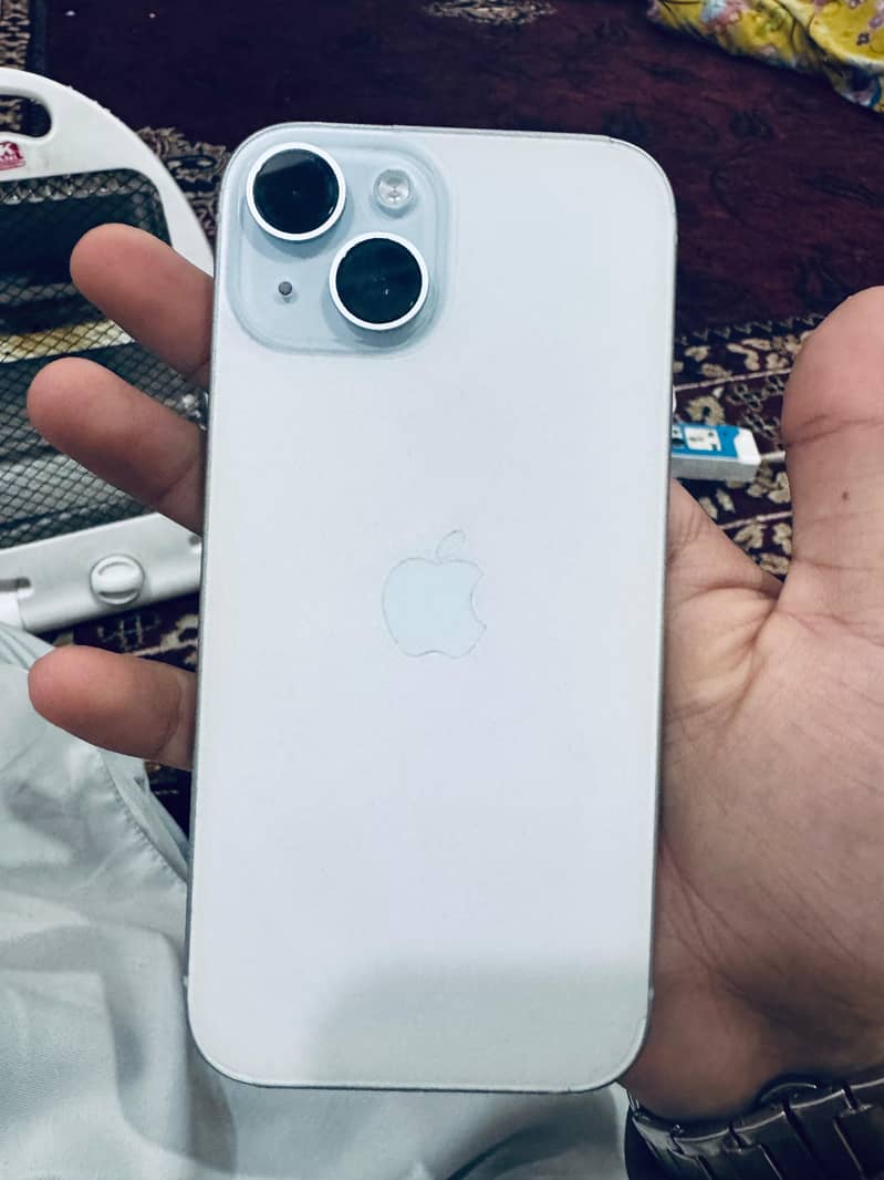 iPhone 15 3