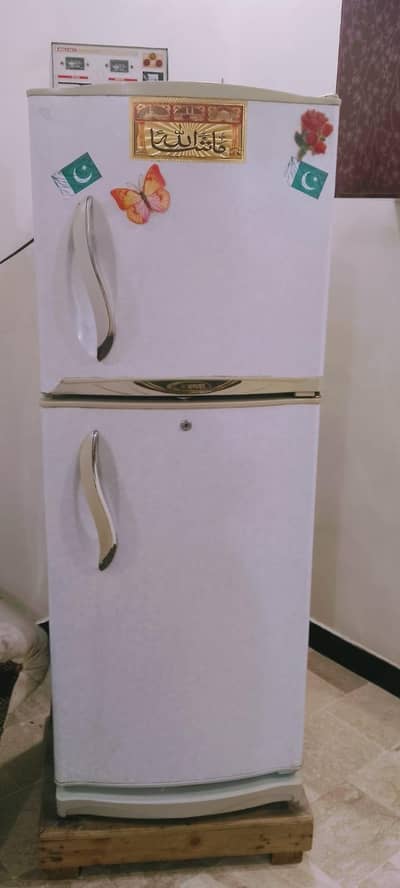fully cooling good condition fridge