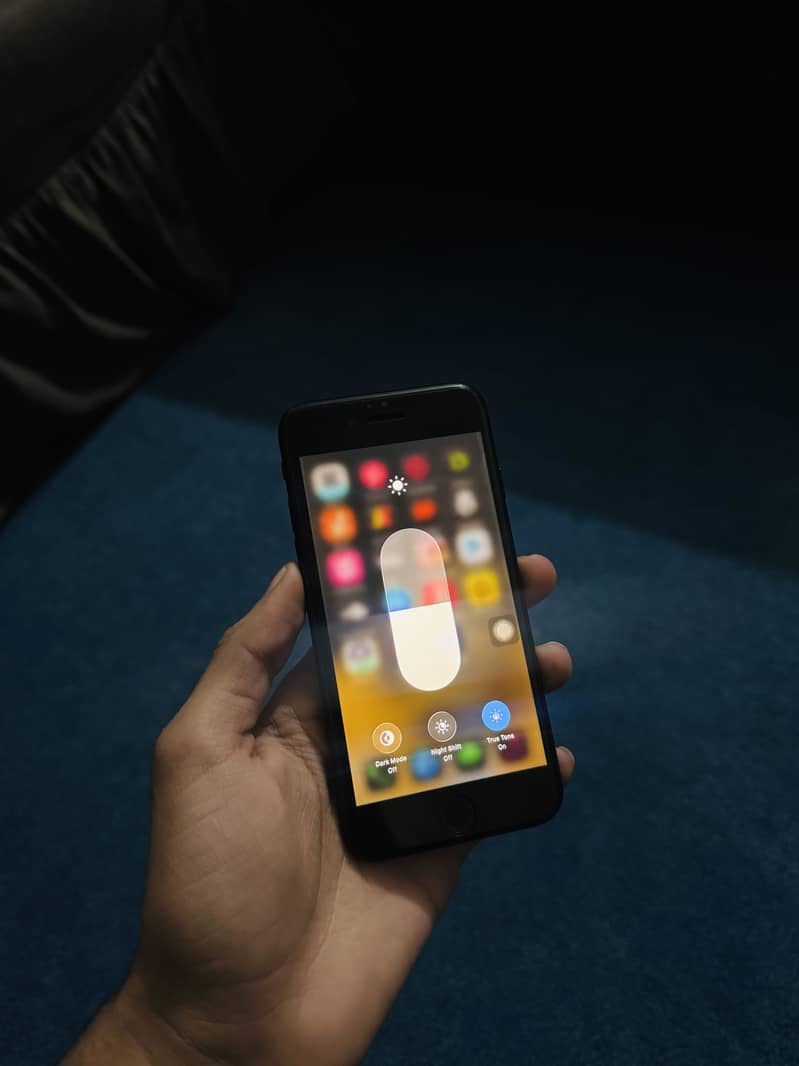 IPHONE SE  3rd Generation 3