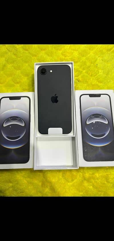 Iphone 16 e brand new 50-60 cycles 10 piece complete box orignal cable